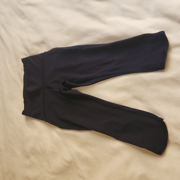 Lululemon Train Times Crop 17" Size 2 Navy - Picture 7 of 13